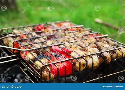 Variedad de verduras coloridas listas para asar a la parrilla