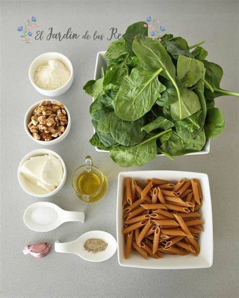 Ingredientes básicos para pasta con espinacas