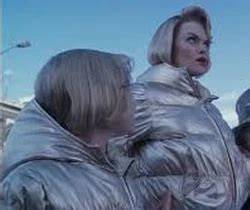 Violet Beauregarde con su madre, Scarlett