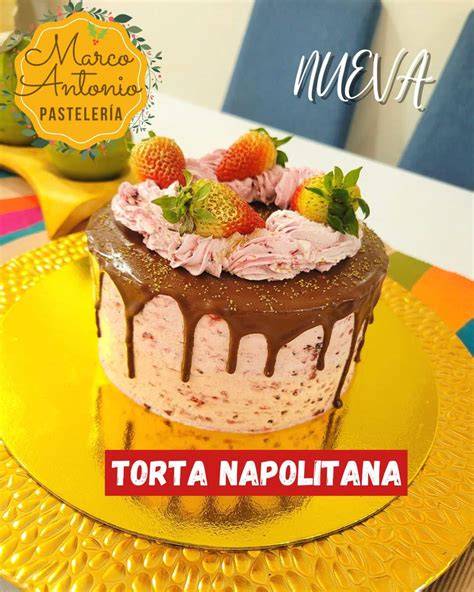 Torta Napolitana con capas de crema