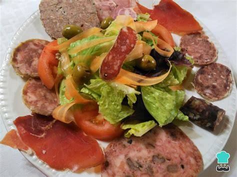 Ingredientes frescos para ensalada catalana