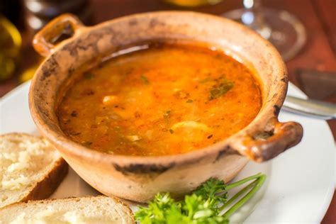 Sofrito tradicional para sopa de pan