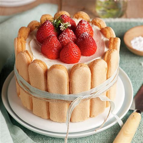 Tarta Carlota de frutas con bizcochos de soletilla