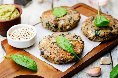 Hamburguesas de quinoa y espinacas preparadas