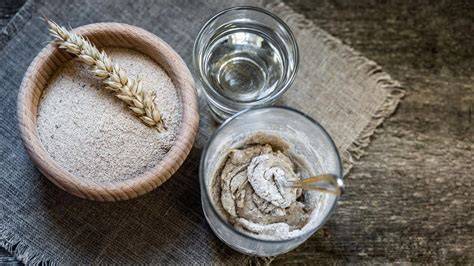 Ingredientes básicos para masa madre: harina y agua