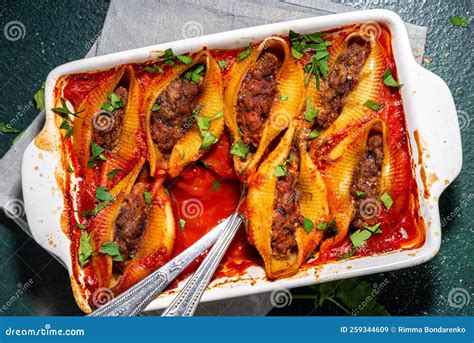 Pasta conchiglioni rellena