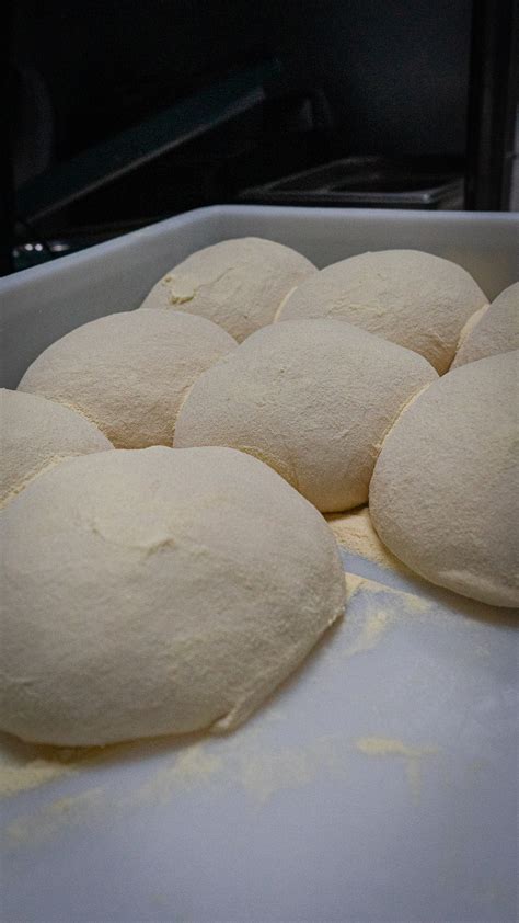 Proceso de amasado de la pizza