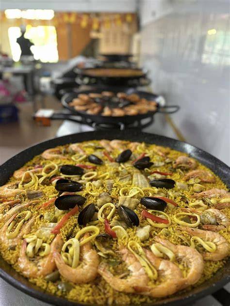 Ensalada de pollería lista para servir