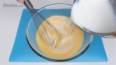 Mezcla de ingredientes para flan