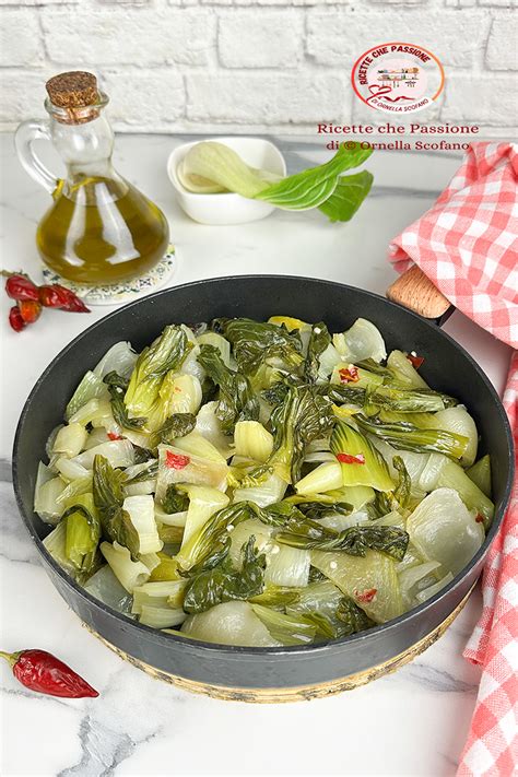 Salteado de ajo y guindilla con vino blanco
