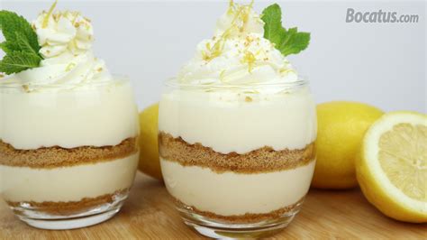 Variedad de postres con limón