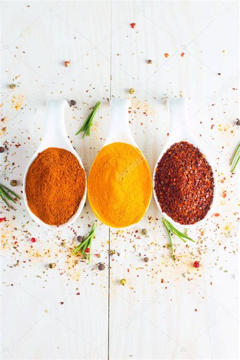 Variedad de especias para Harira: jengibre, canela, cúrcuma, comino, azafrán