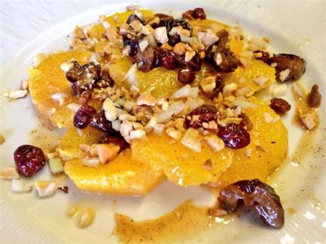 Ensalada de naranja con frutos secos y aderezo