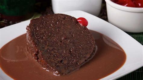 Torta de chocolate mojada con almíbar