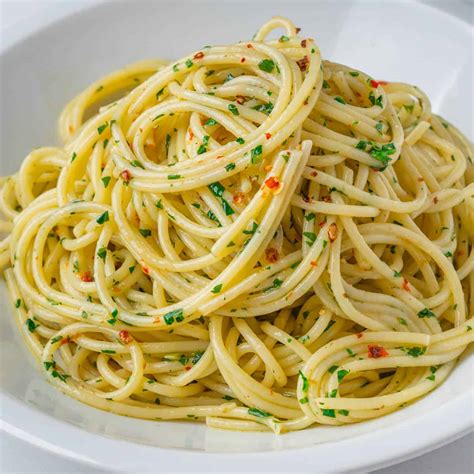 Ingredientes básicos de la pasta aglio e olio