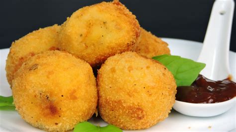 Bolitas de patata rellenas
