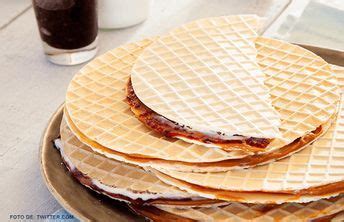 Obleas caseras listas para ser rellenadas