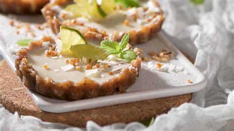 Muestra de una tarta con base de almendras