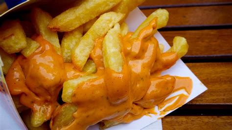 Infografía comparativa entre patatas fritas belgas y 