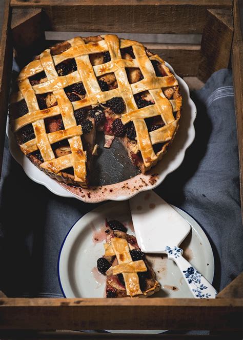Tarta de moras y nectarinas