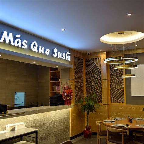 Interior moderno y limpio de Mas Sushi Carabanchel