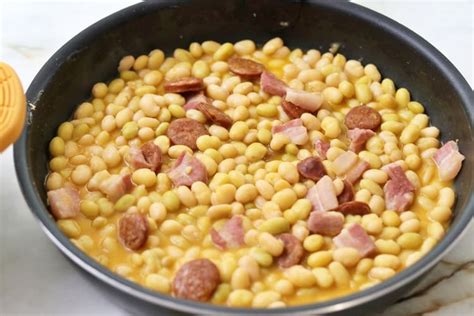 Pochas cocinándose en una olla