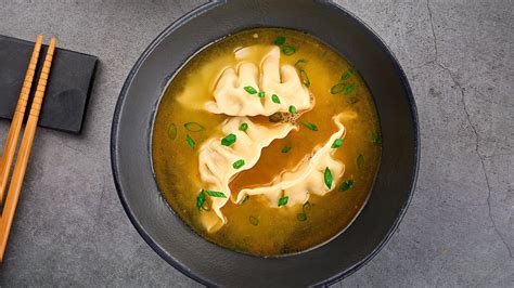 Ingredientes para sopa de gyozas