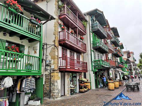 Barrio de pescadores La Marina en Hondarribia