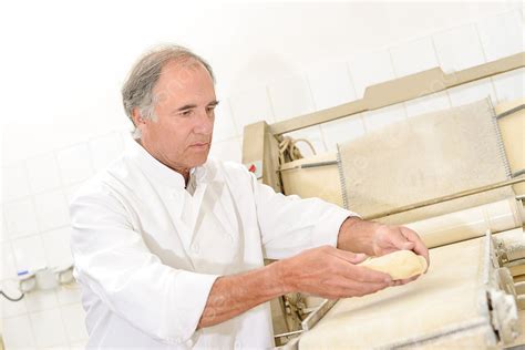 Colocando la masa en el molde