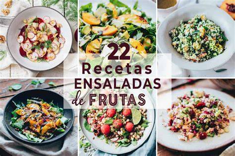 Variedad de ensaladas con frutas frescas