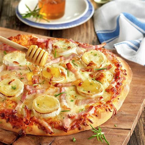 Pizza de berenjena y miel con queso de cabra