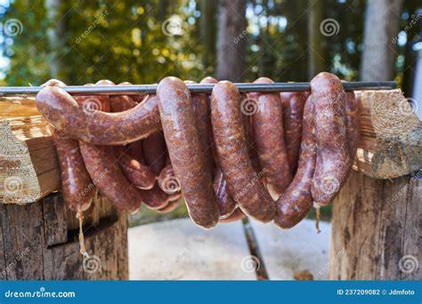 Carne de cerdo secándose al aire libre