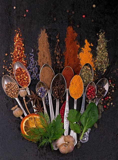 Especias variadas para adobar