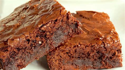 Brownies de cacao en un molde