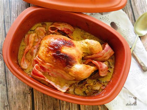 Pollo dorándose en la cazuela