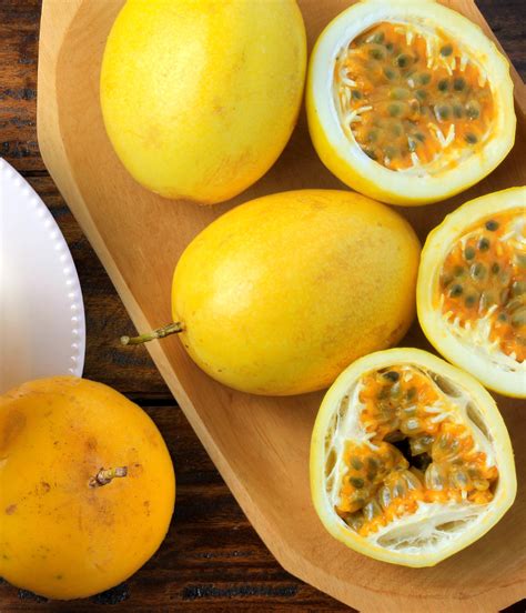 Maracuyá fresca y cortada