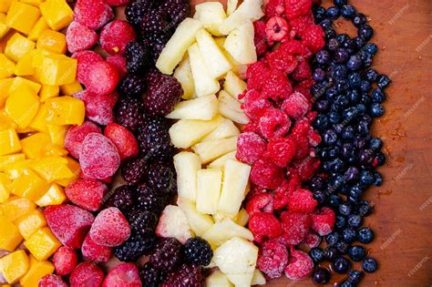 Frutas troceadas y congeladas en bandejas