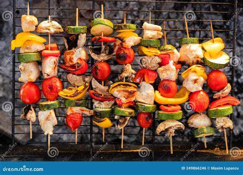 Brochetas de verduras variadas a la parrilla