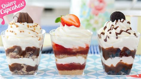 Variedad de postres en vasitos