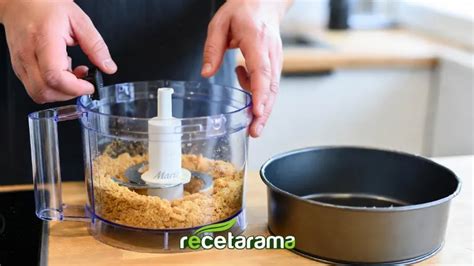 Thermomix triturando galletas