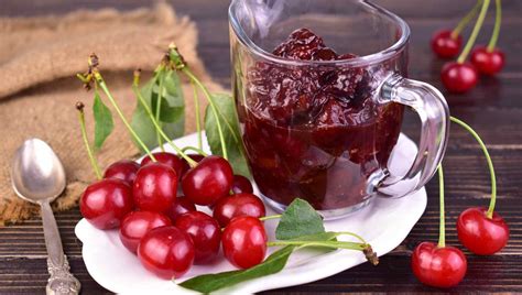 Thermomix preparando mermelada de cerezas