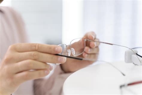 Herramientas necesarias para cambiar cristales de gafas