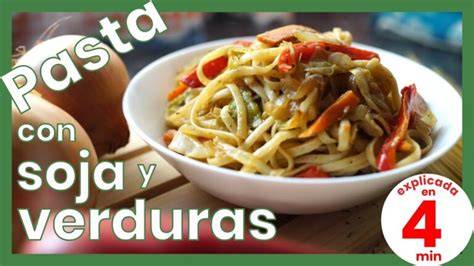 Pasta con verduras y salsa de soja