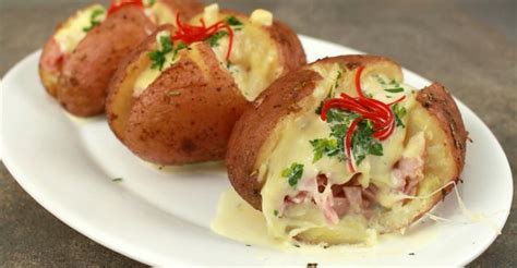 Papas asadas con diferentes rellenos
