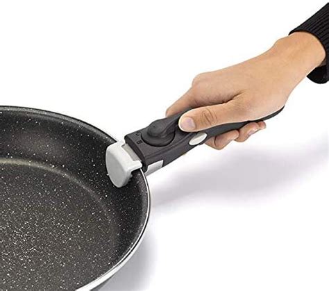 Ilustración de una sartén con mango extraíble, mostrando su versatilidad para cocinar en el fuego y en el horno.
