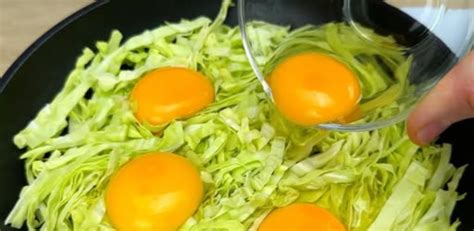 Repollo con huevos poché en Thermomix