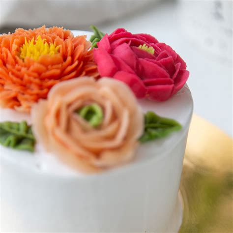 Variedad de flores comestibles para decoración de pasteles