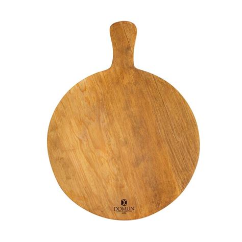 Tabla redonda de madera con jamón cortado en forma de abanico
