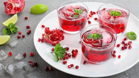 Gelatina de granada con menta fresca