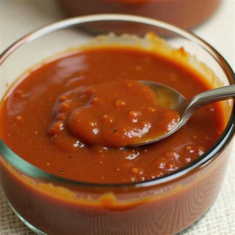 Plato con salsa barbacoa ahumada